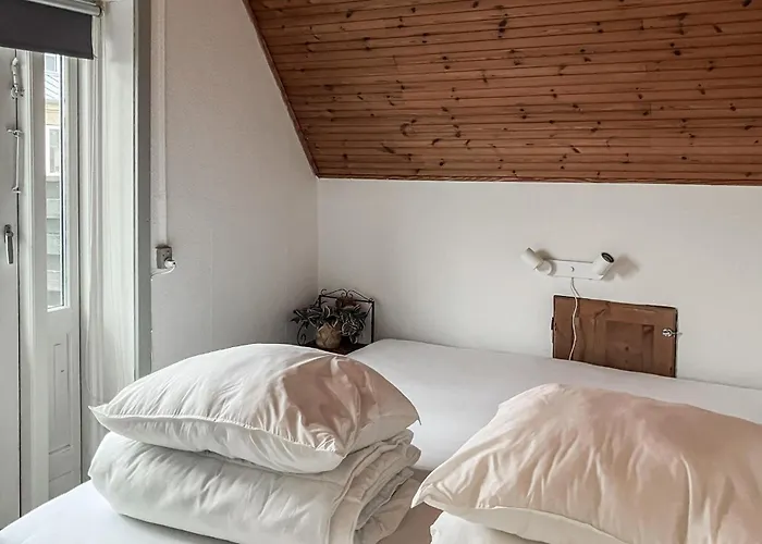 1 Bedroom Beautiful In Appartement *